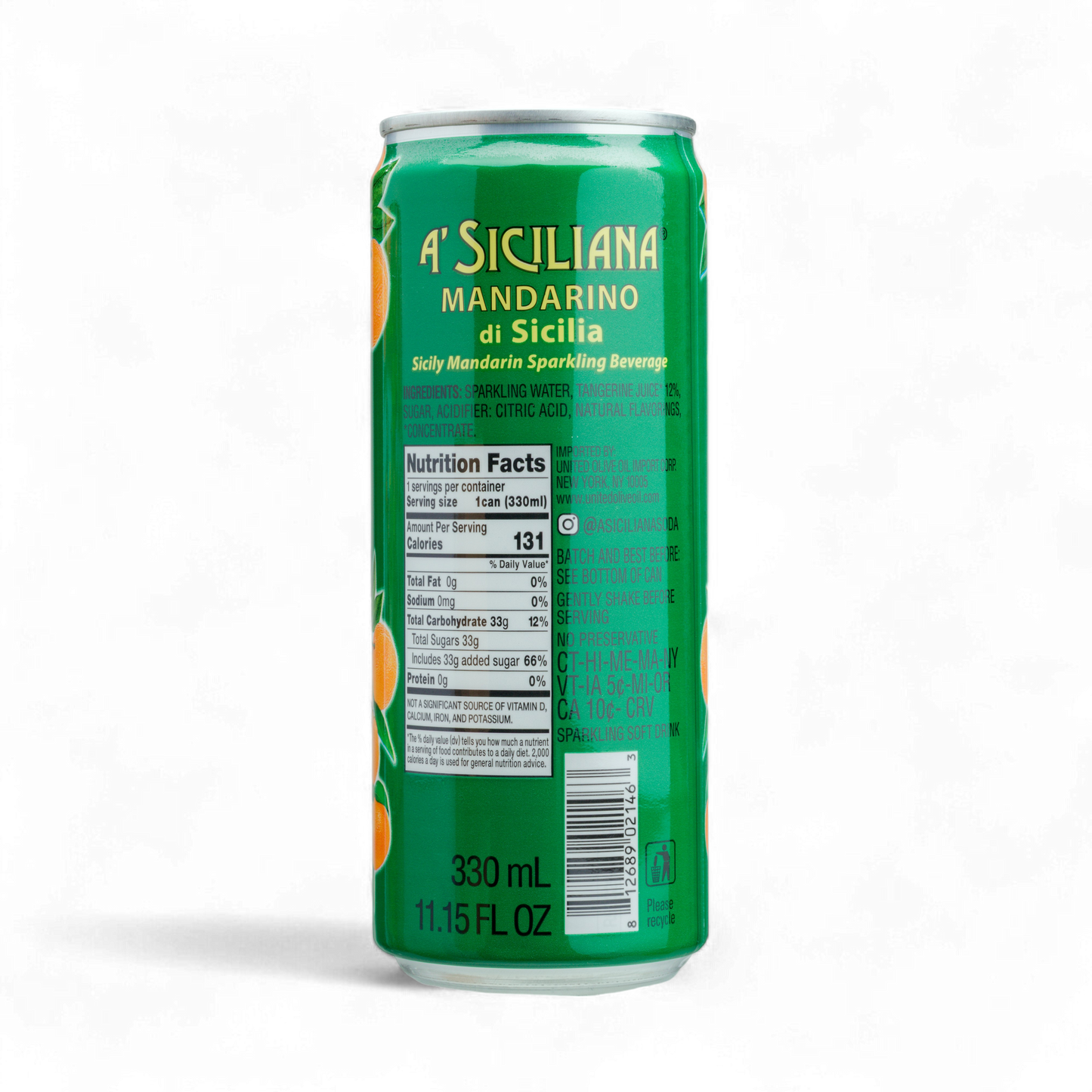 Green can of A' Siciliana Mandarino di Sicilia sparkling beverage on a white background